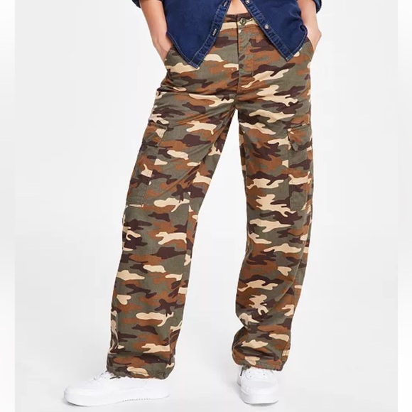 Levi’s 94 Baggy Cotton High Rise Green Camo Print Cargo Pants various sizes NWT - Picture 1 of 4